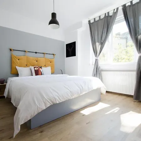 Bright Apartment Near Cismigiu And Old Town Bucharest Exterior photo