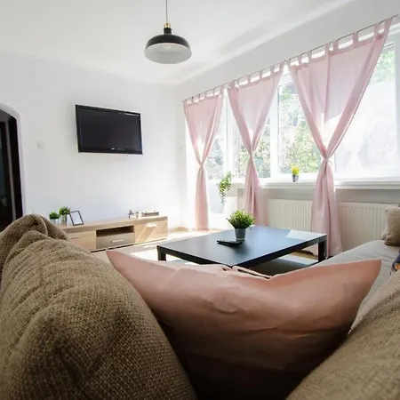 Bright Apartment Near Cismigiu And Old Town Bucharest Exterior photo